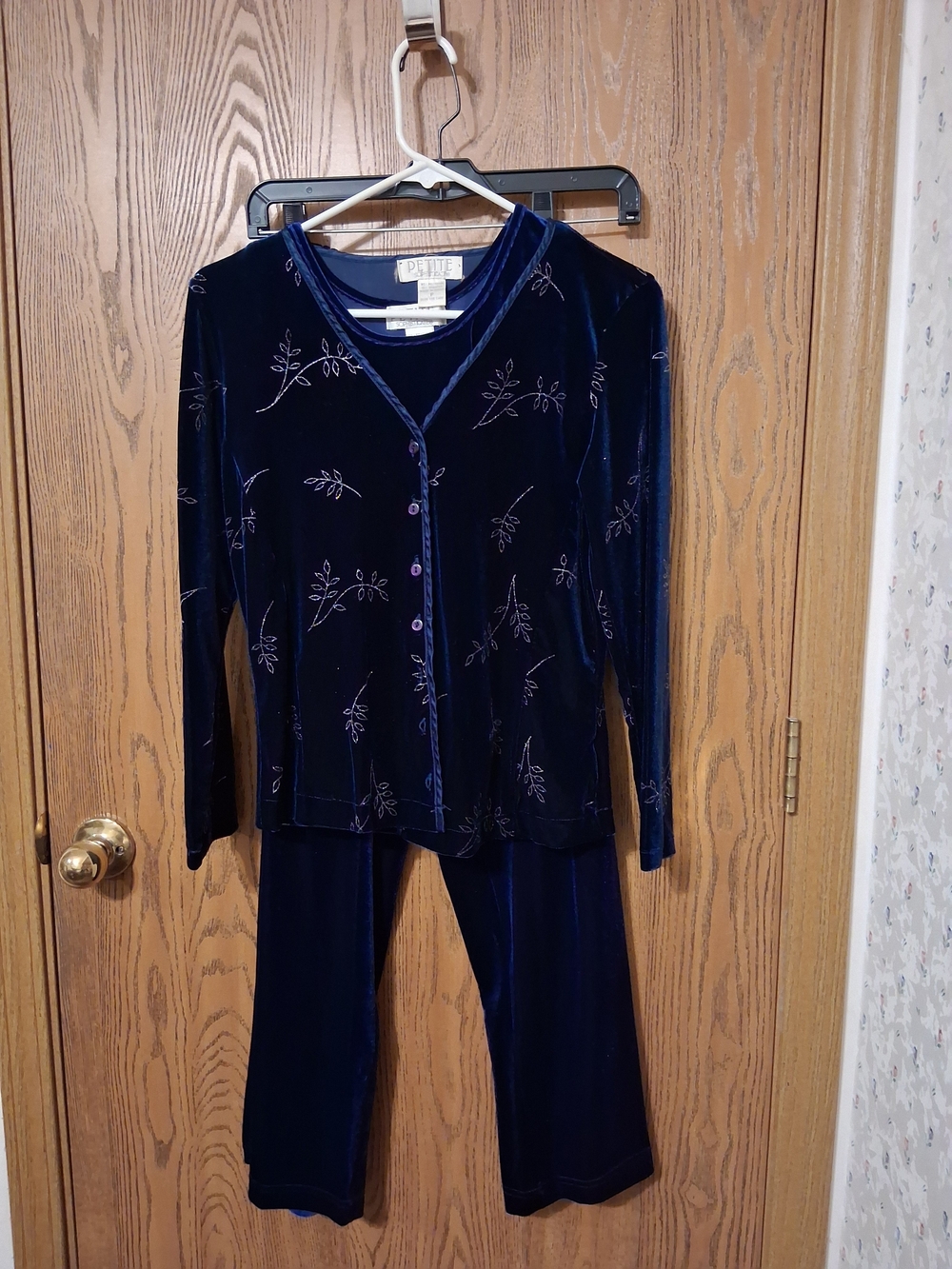 Vintage Petite Sophisticate Navy Velvet Pantsuit with Embroidered Sprigs